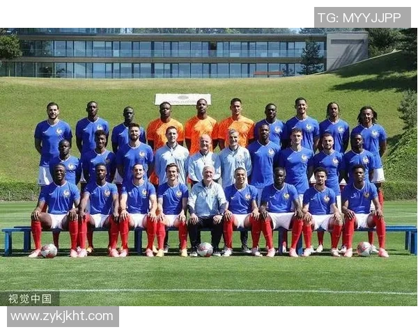 2000年欧洲杯法国队辉煌阵容回顾及其夺冠历程分析